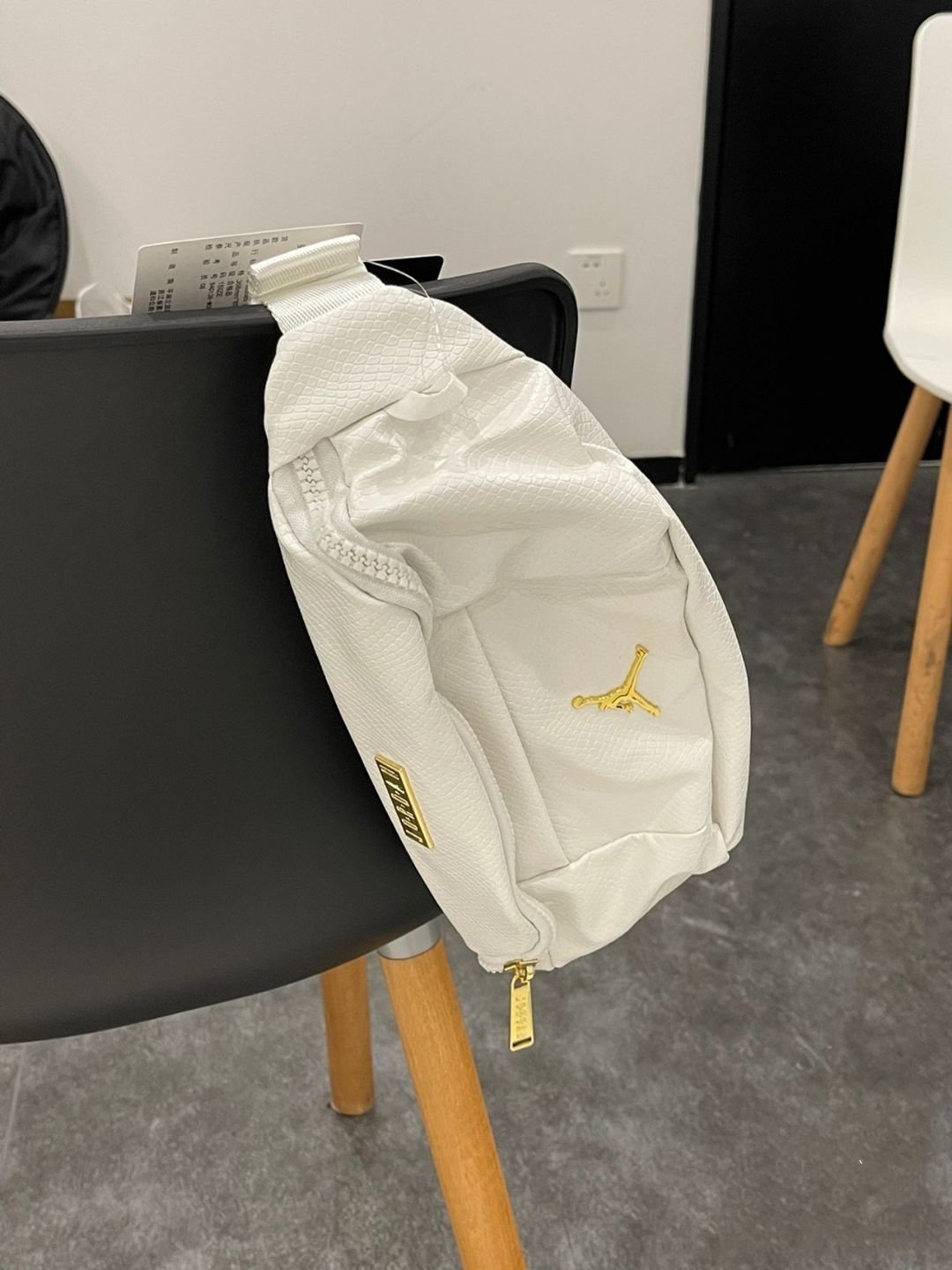Jordan Brand  Crossbody 腰包  