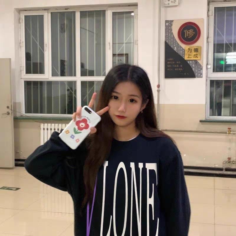 VLONE 卫衣	穿搭分享