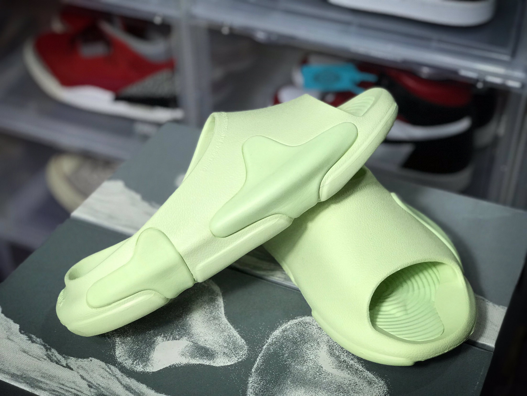 夏日必备单品｜艹牌无中生有拖鞋
