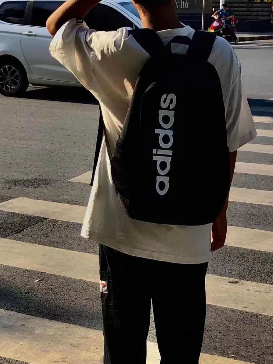 开学必备｜Adidas双肩包
