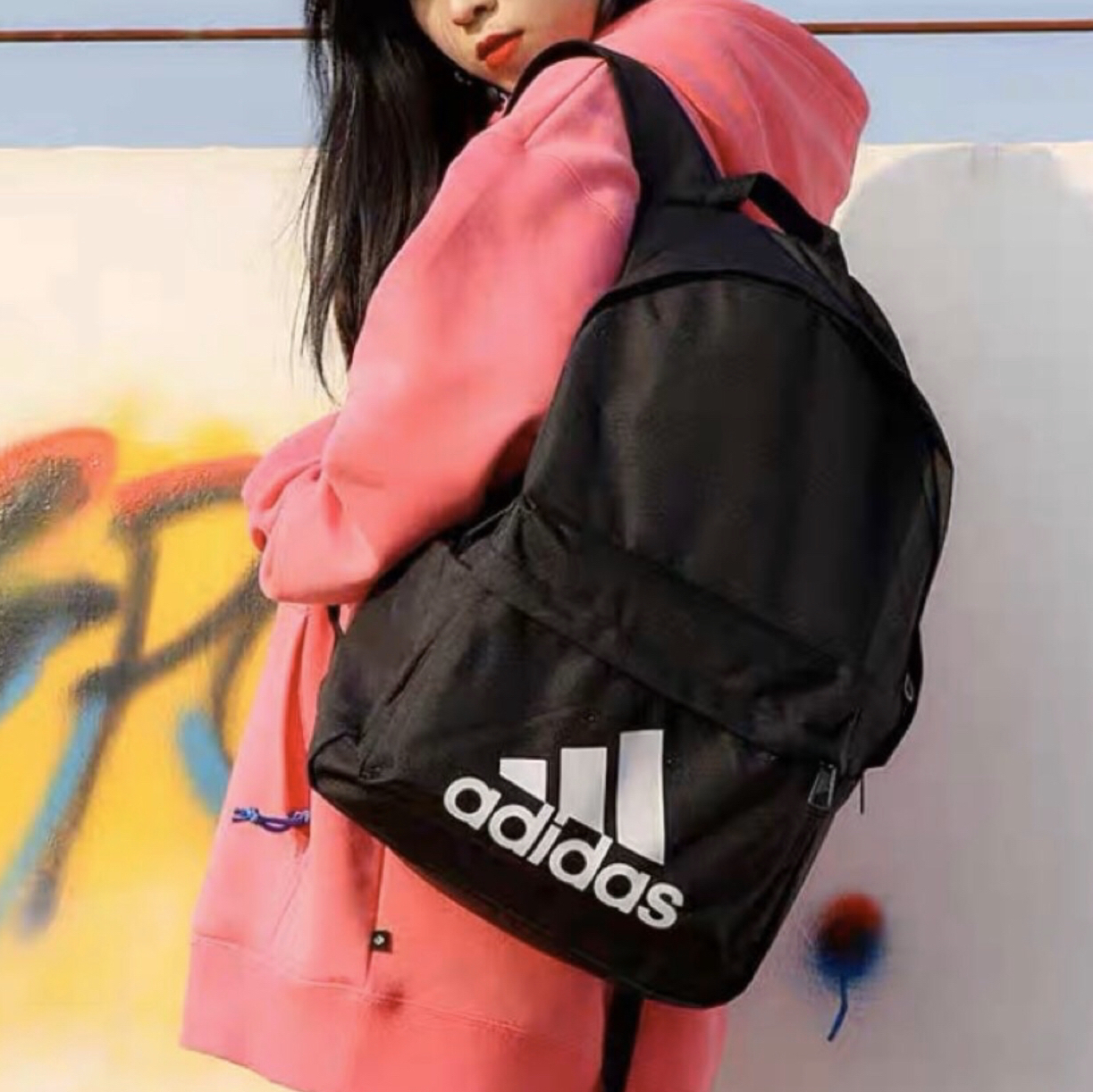 adidas 男女运动休闲双肩包学生背包 分享