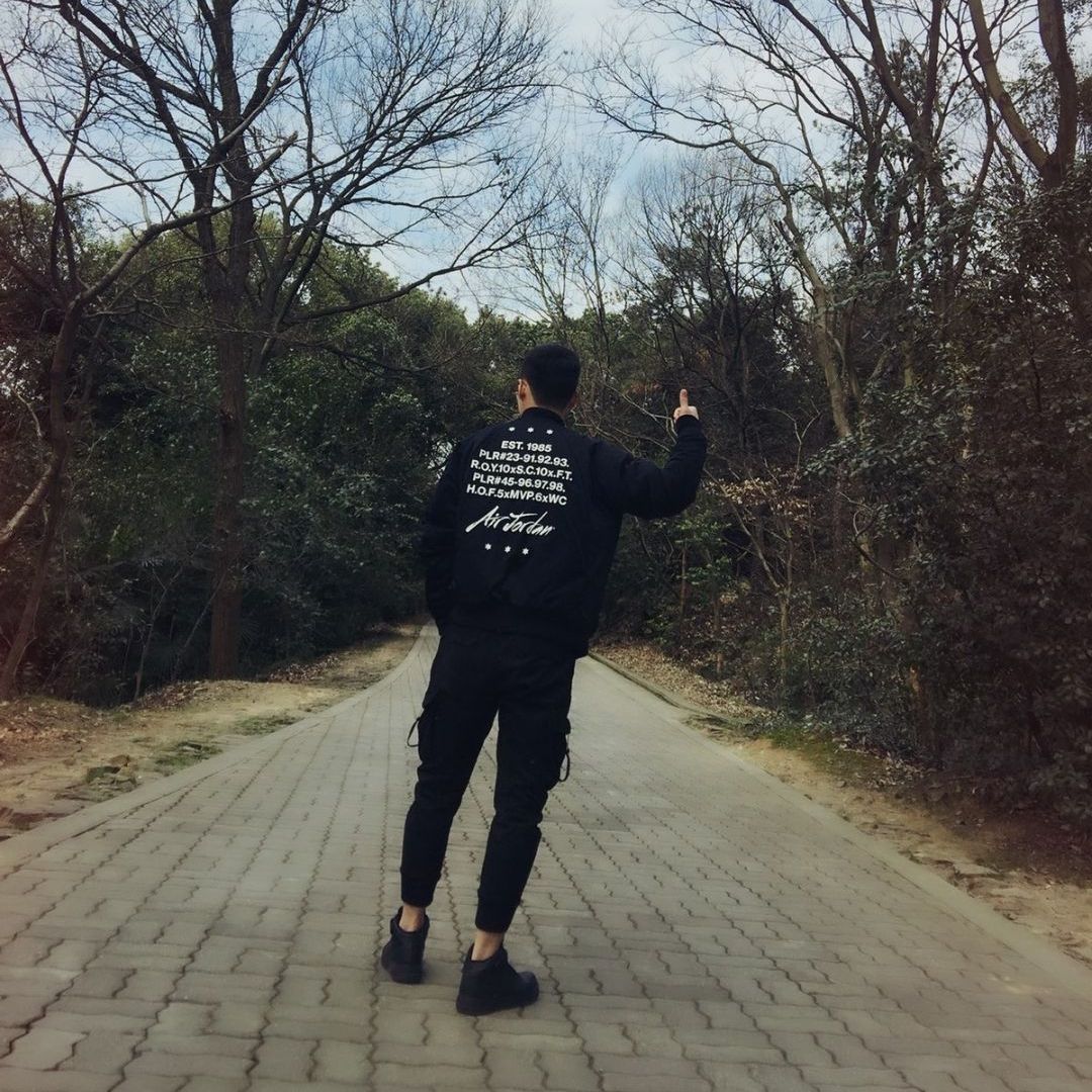 潮男必备Jordan Brand 飞行夹克棉服 