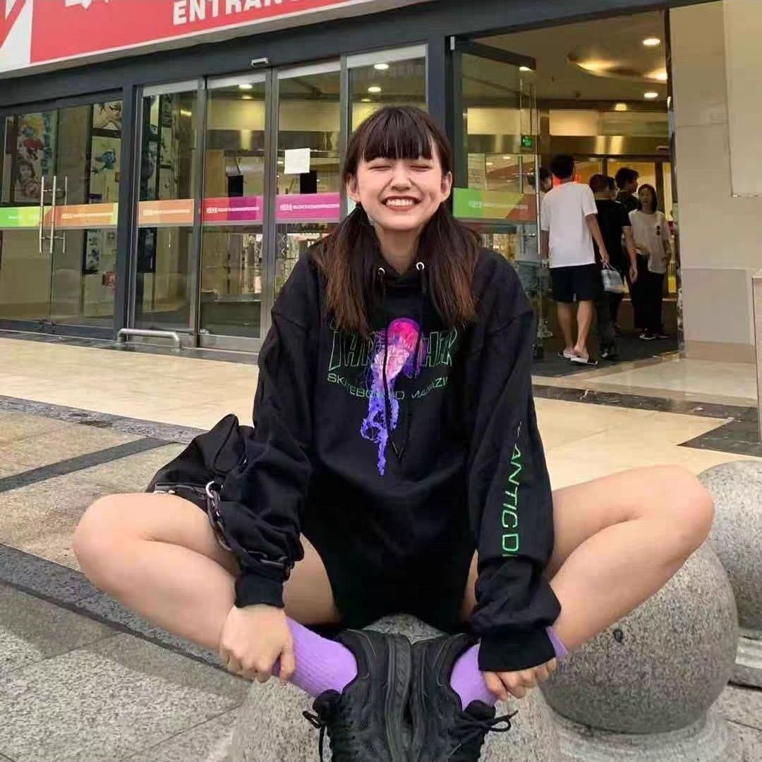 鱼骨头印花卫衣分享