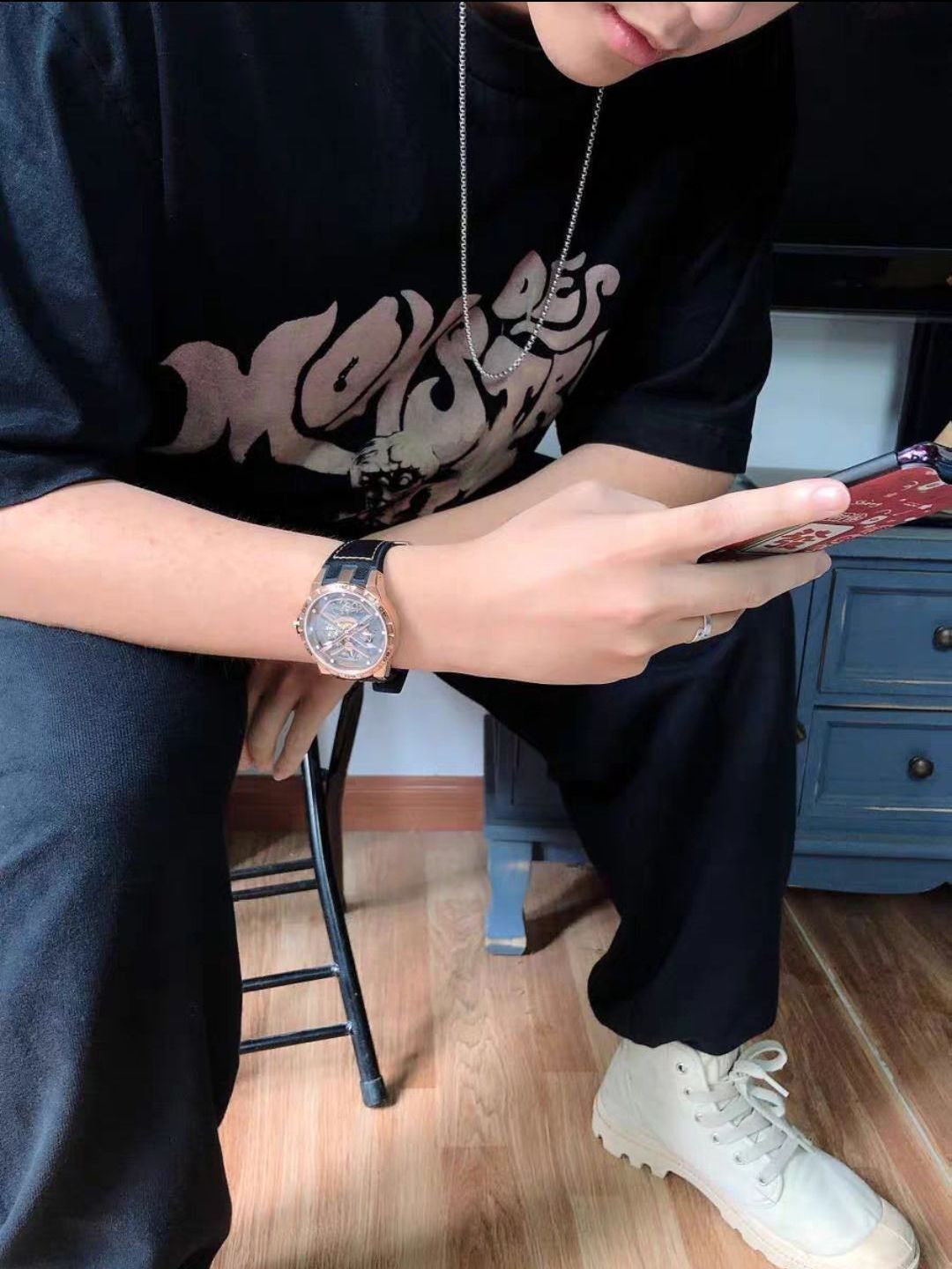 流浪地球百搭限量手表