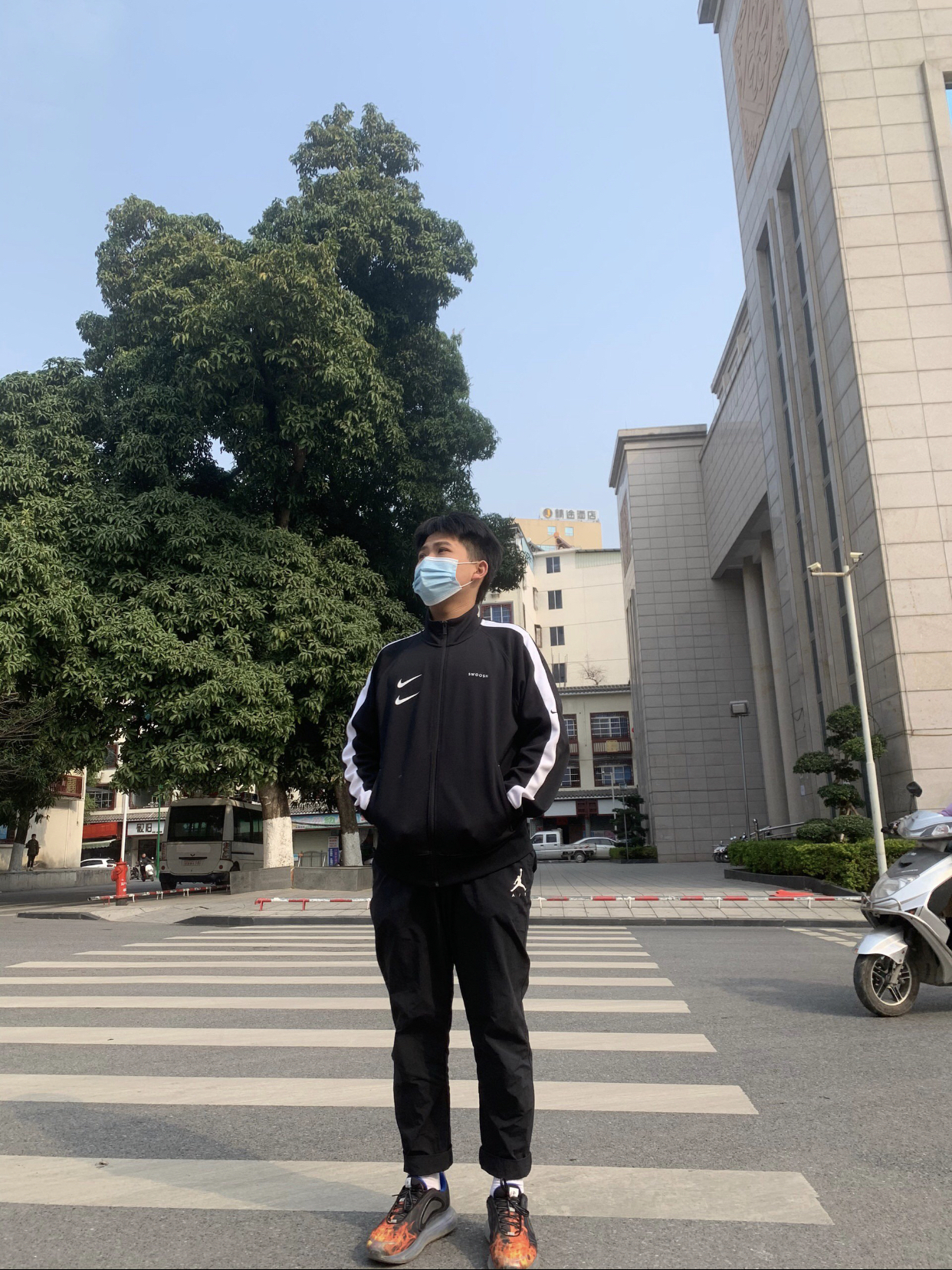 梭织直筒收腿运动长裤