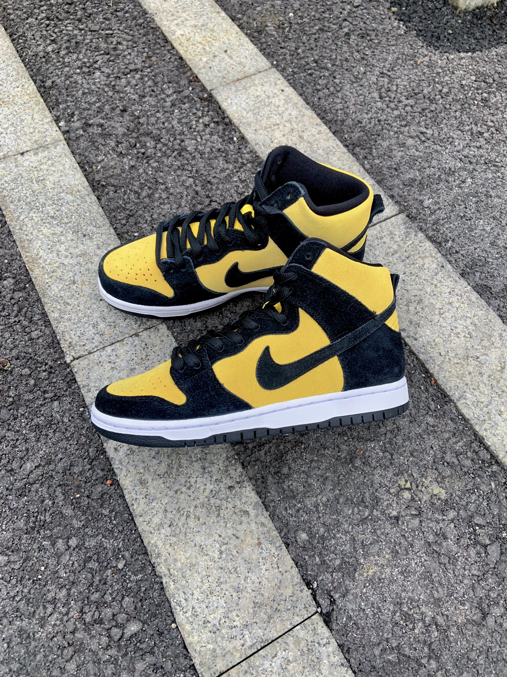 Dunk SB Hi黑黄