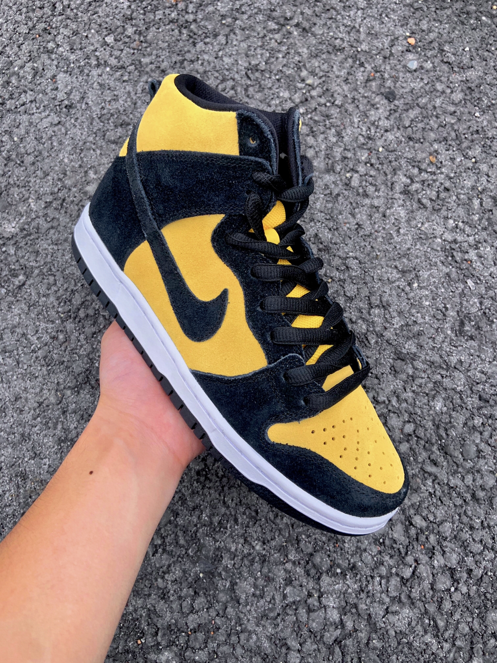 Dunk SB Hi黑黄