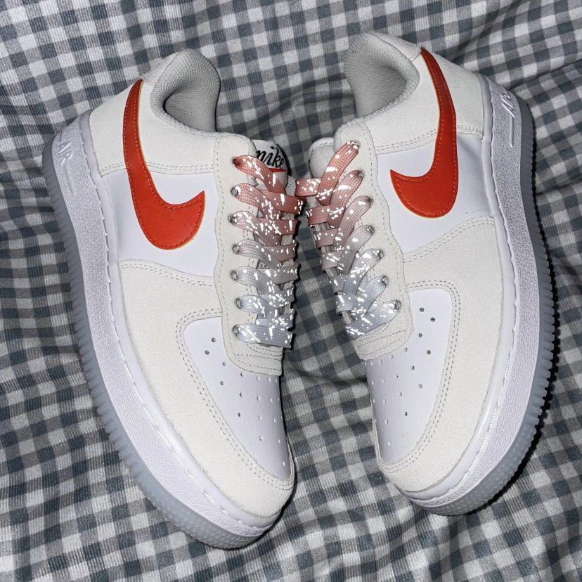 Nike Air Force 1 帆白色/橙色