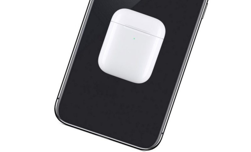                     iPhone 12系列支持对新款 AirPods进行充电