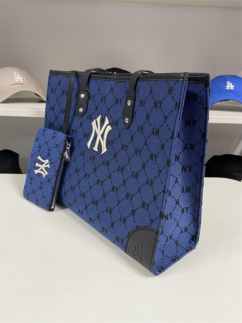 MLB  男女复古老花托特包 分享