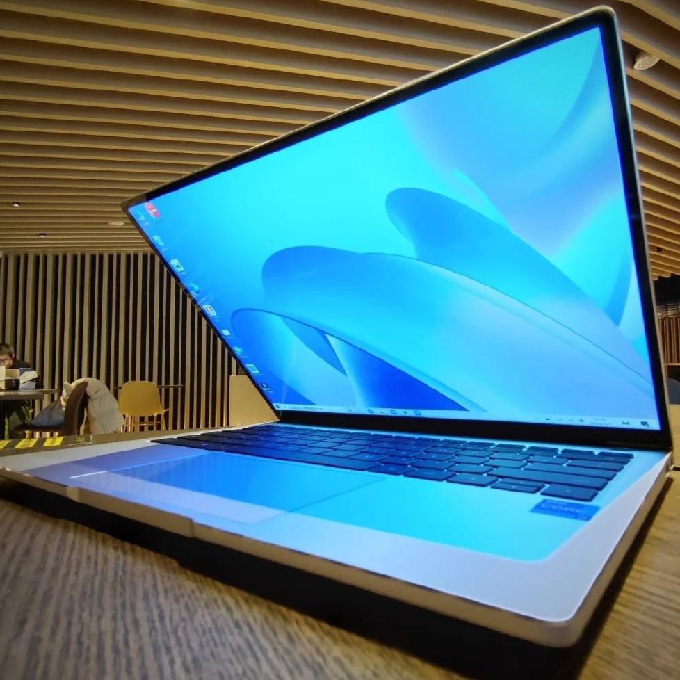 被同事安利的华为MateBook~
