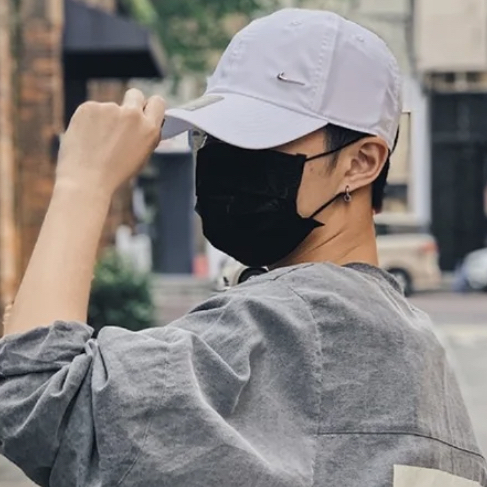 潮男穿搭必备｜Nike/耐克 2020SS户外运动金属小logo鸭舌帽搭配分享