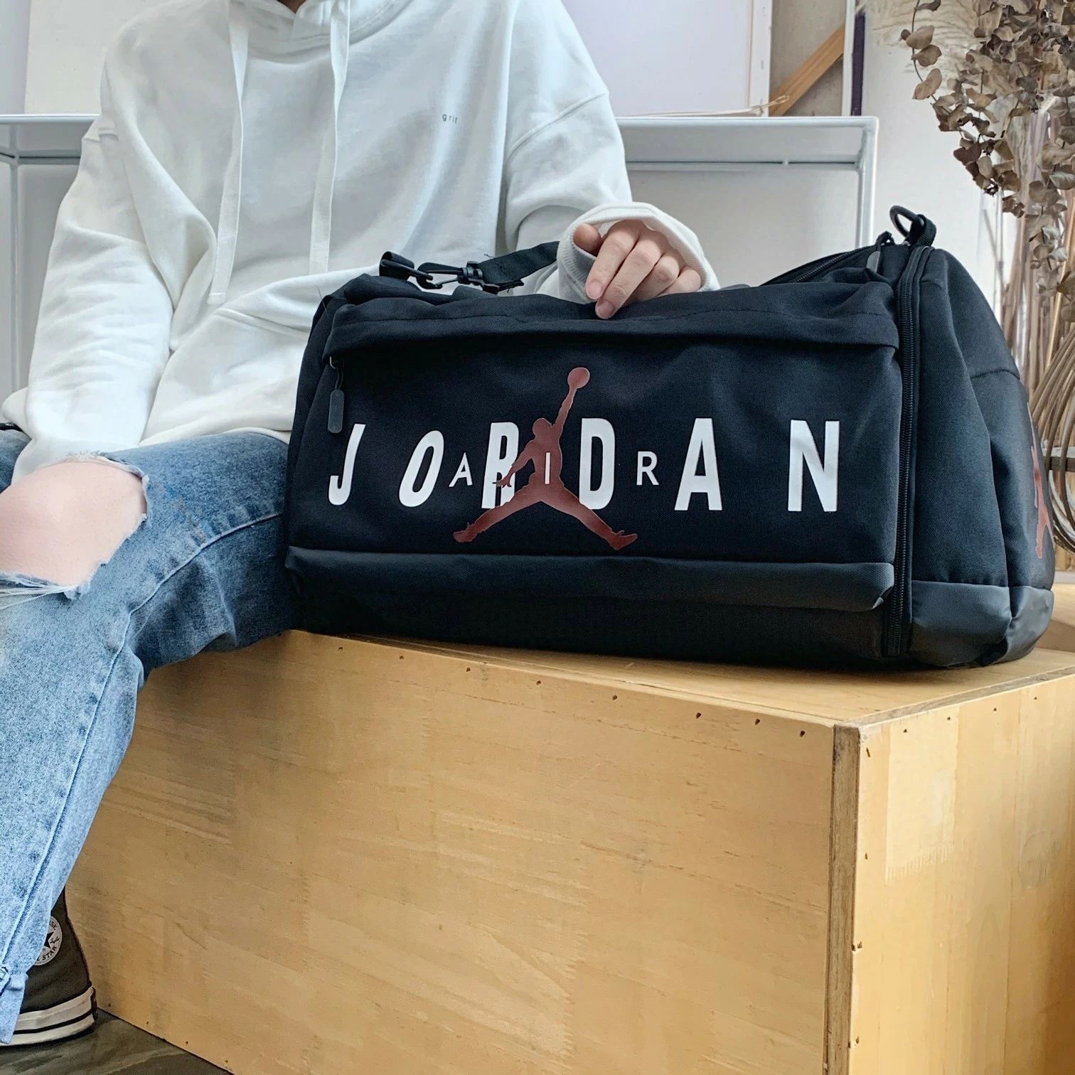 Jordan Brand 运动健身包 9A0168 很时尚很运动风爱了!