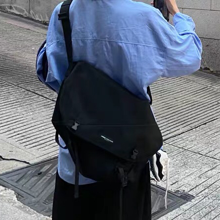VAOPER 日系新潮尼龙布斜挎包 分享