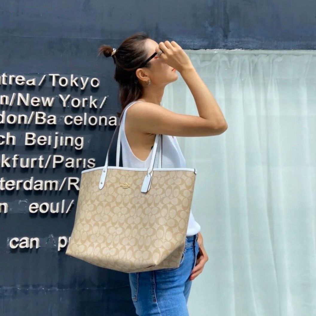 浅卡其色托特包包真实评价