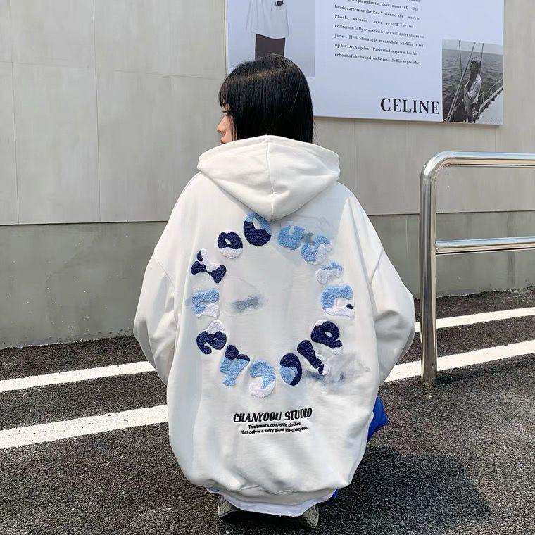 好看的穿搭天台见｜【马思唯同款】UEKO 2021AW 立体环绕字母植绒连帽卫衣搭配分享