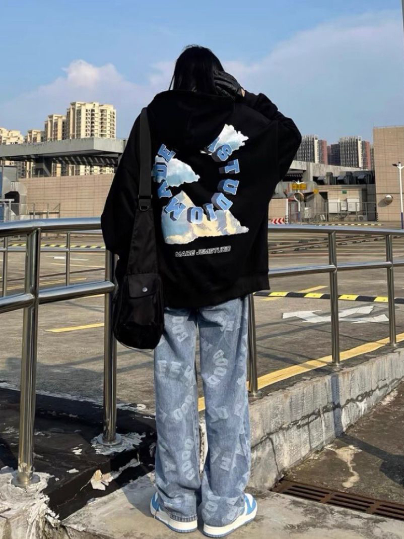 帅气女生穿搭｜【马思唯同款】UEKO 2021AW 立体环绕字母植绒连帽卫衣搭配分享