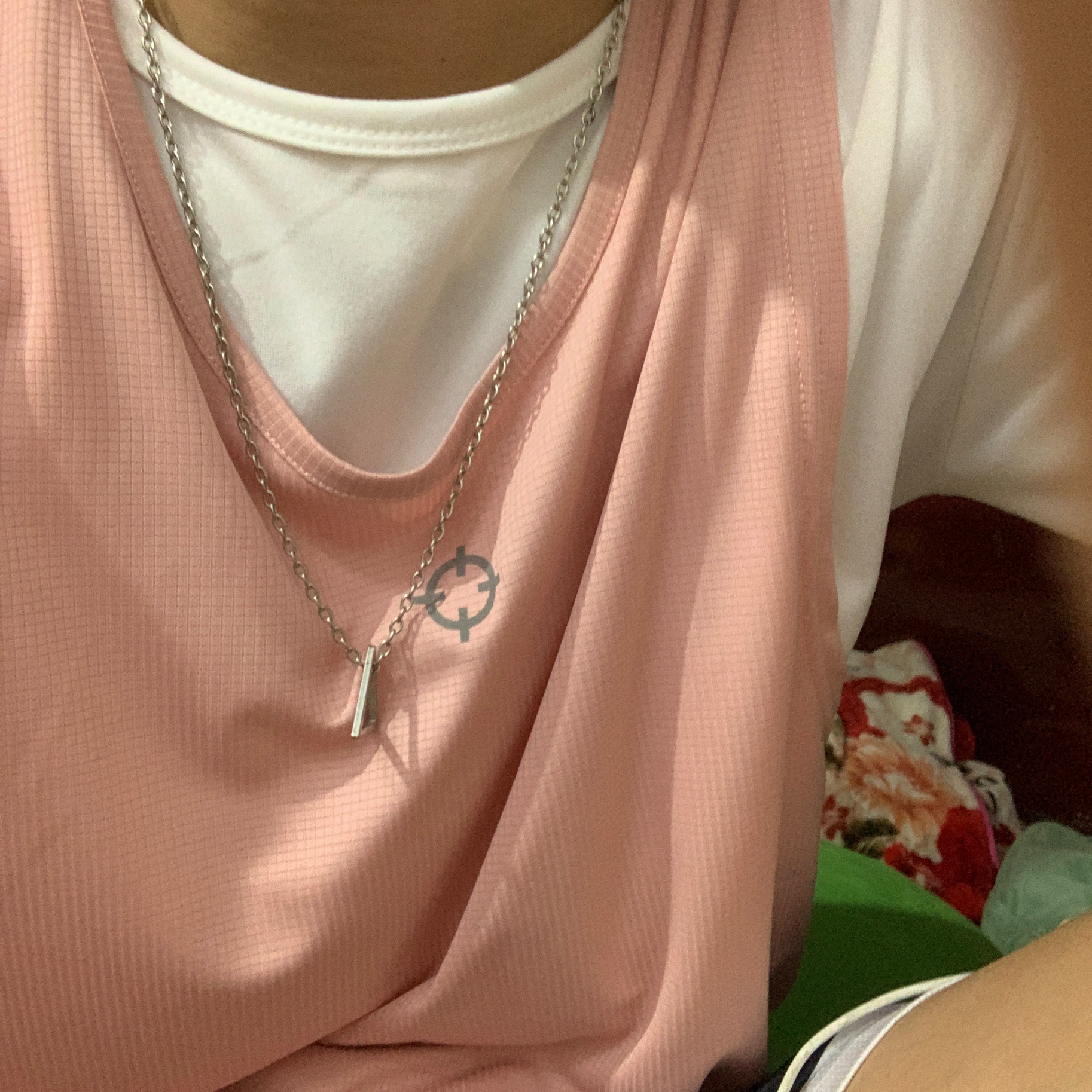 明天这样子打球会不会被说是软妹子.