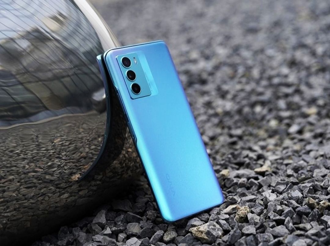 vivo T1新机实拍：家族式设计 配5000毫安大电池