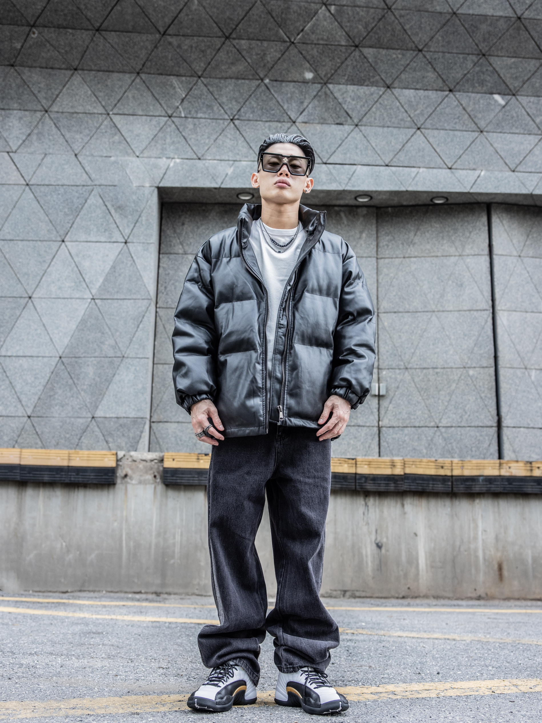 PU面包服｜AJ12黑白金扣
