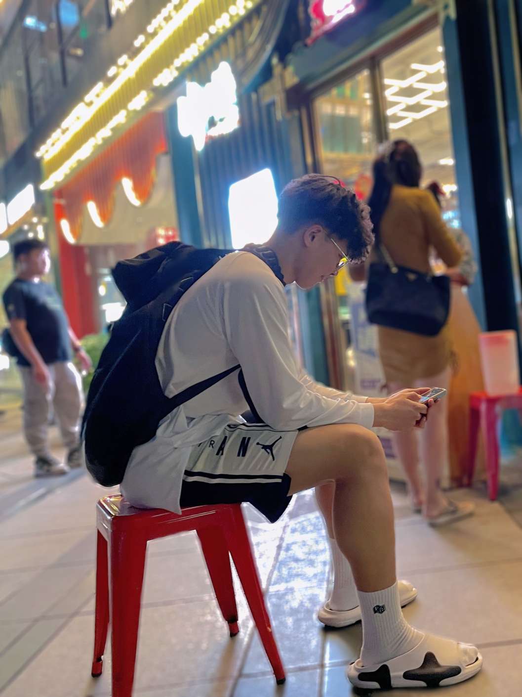 自助火锅等位穿搭分享