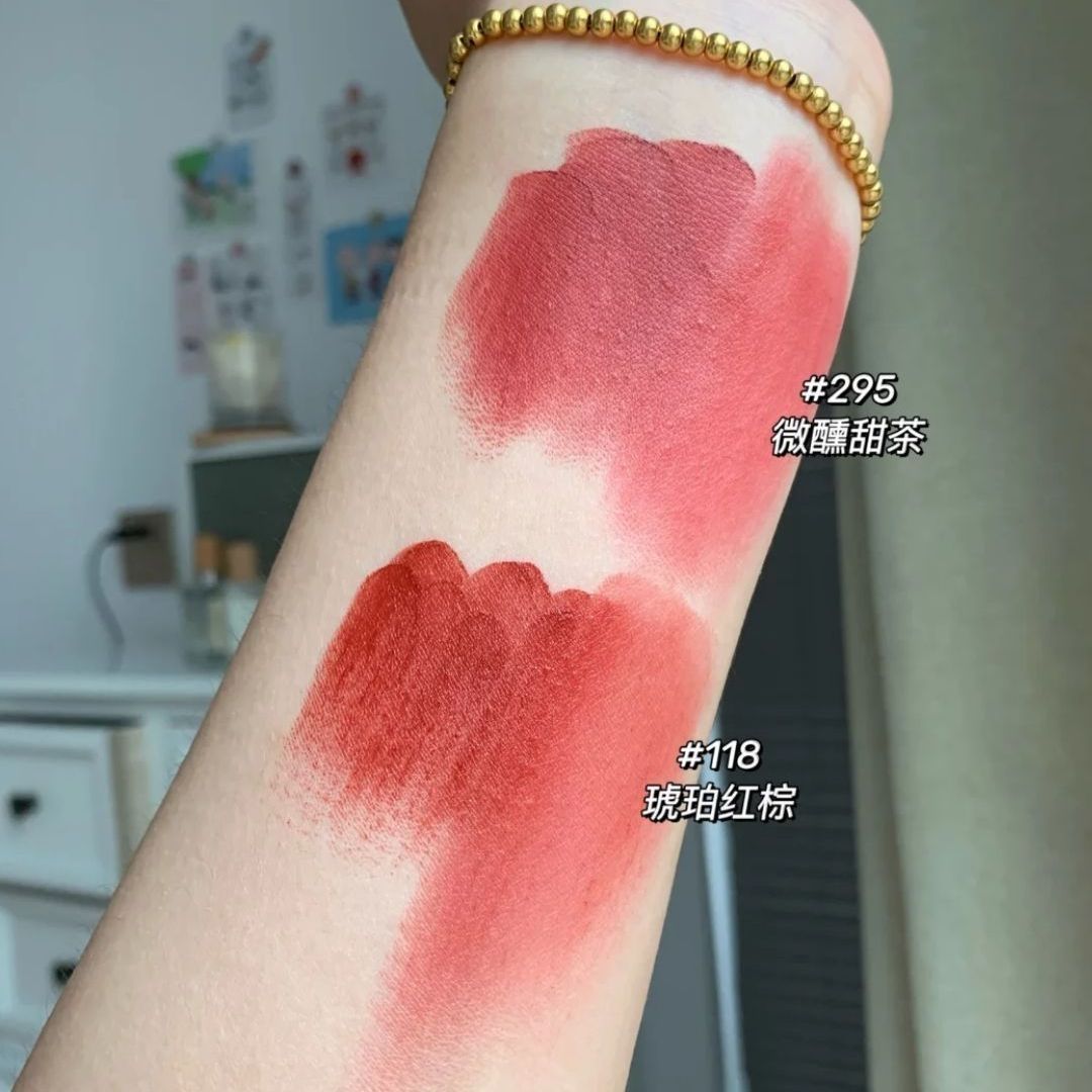 “涂 上红唇，主动出击”