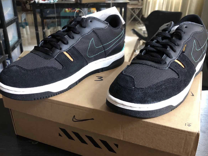 Nike Squash Type