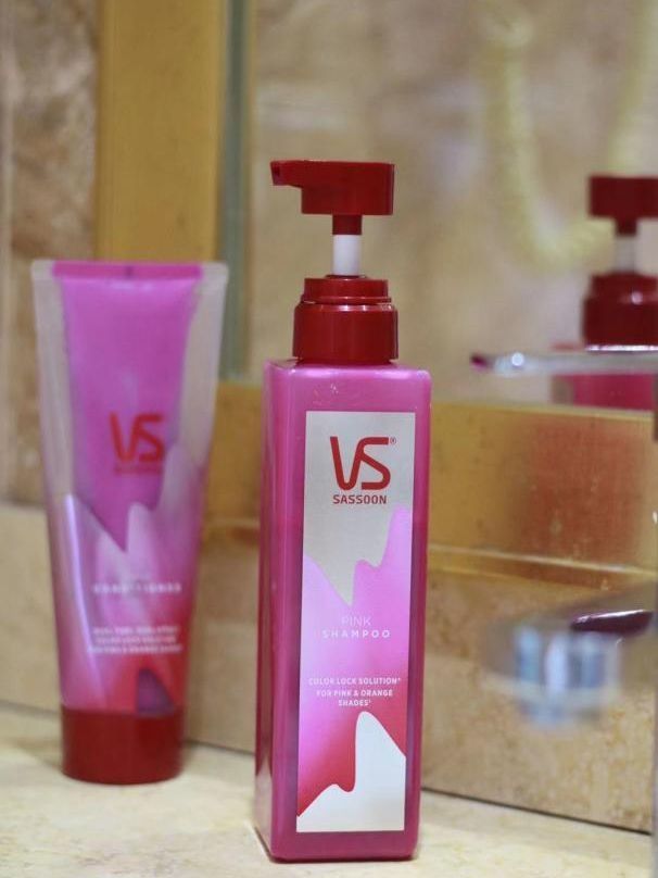 漂染发爱好星人如何染发固色护色的