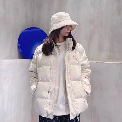 MLB NY刺绣短款羽绒服 