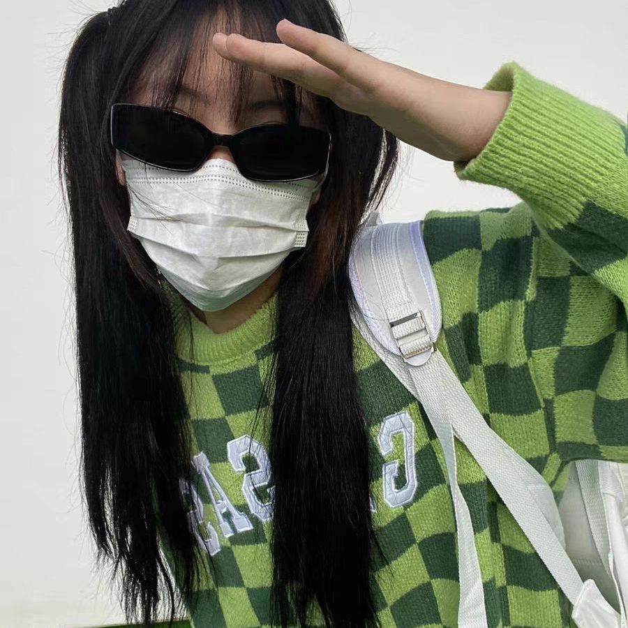 亮色系毛衣推荐