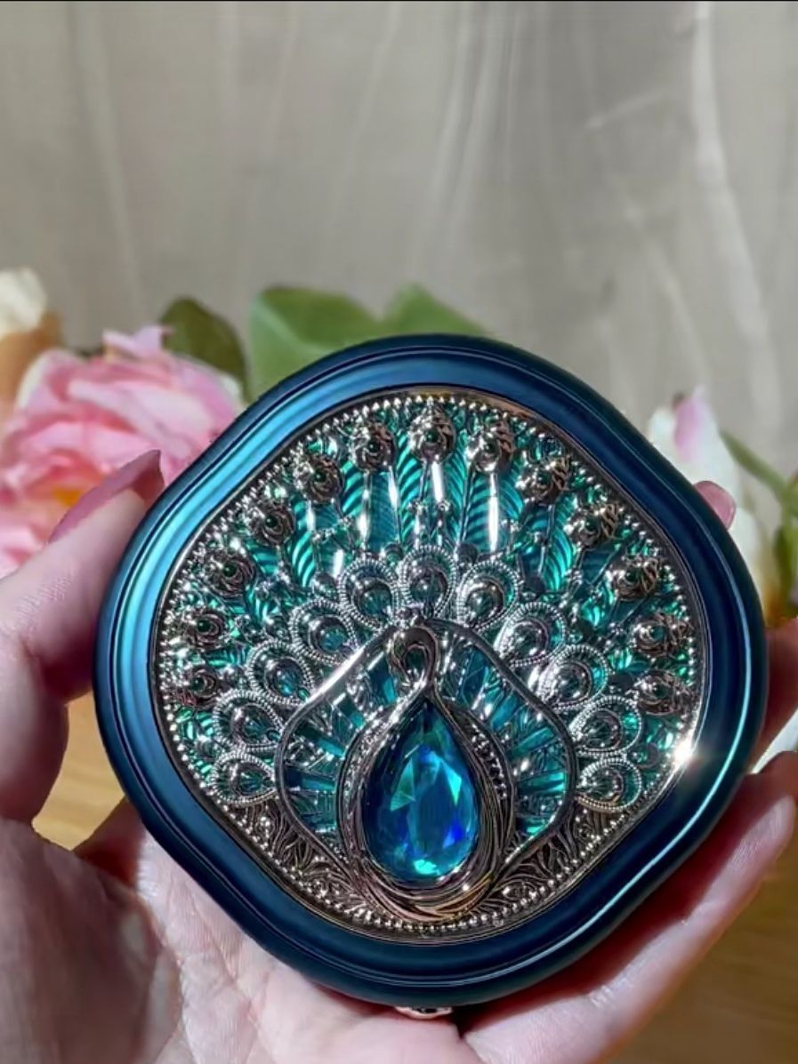 花西子蜜粉 ，还你少女般面孔。