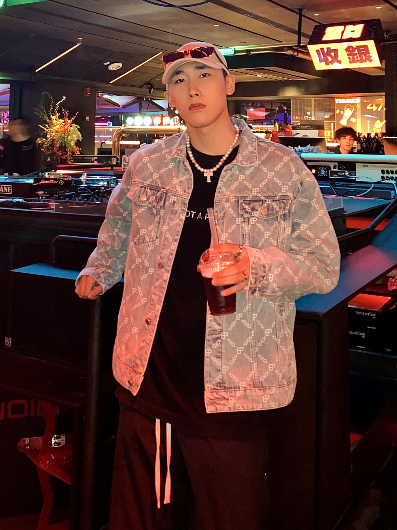 OOTD｜和朋友去酒吧喝酒怎么穿‼️
