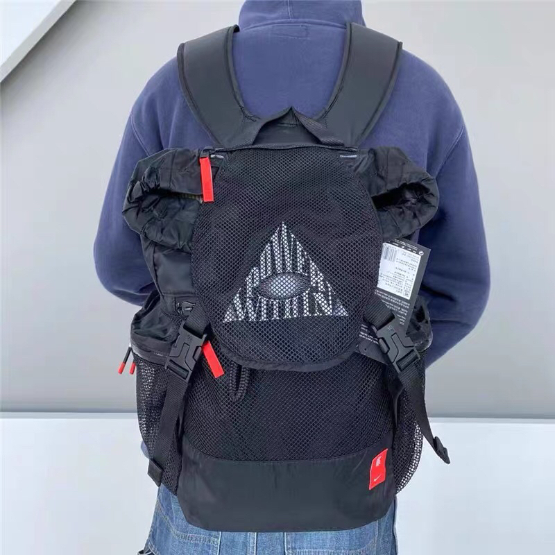 Nike KYRIE 运动休闲双肩包 分享