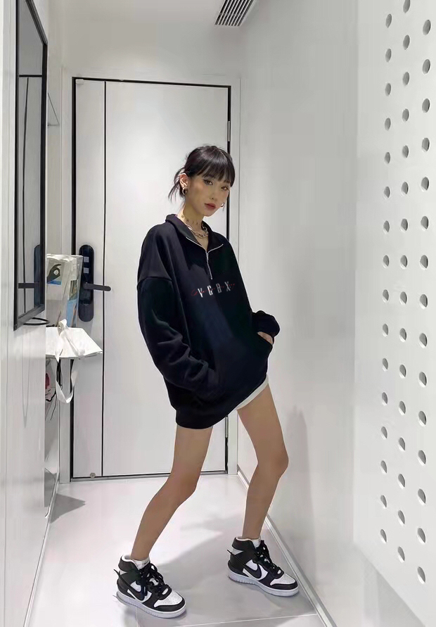 ootd｜卫衣分享｜这件黑色印花卫衣狠狠的爱了