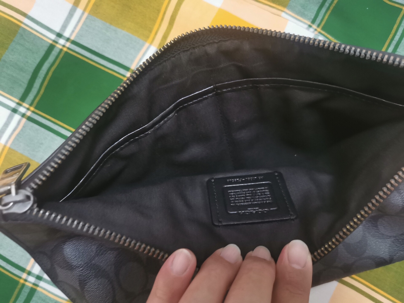 Coach 男士经典双C印花手拿包 分享