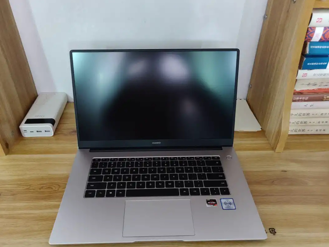 华为 MateBook D15 非常满意，重量也不重，对女孩子太友好了。