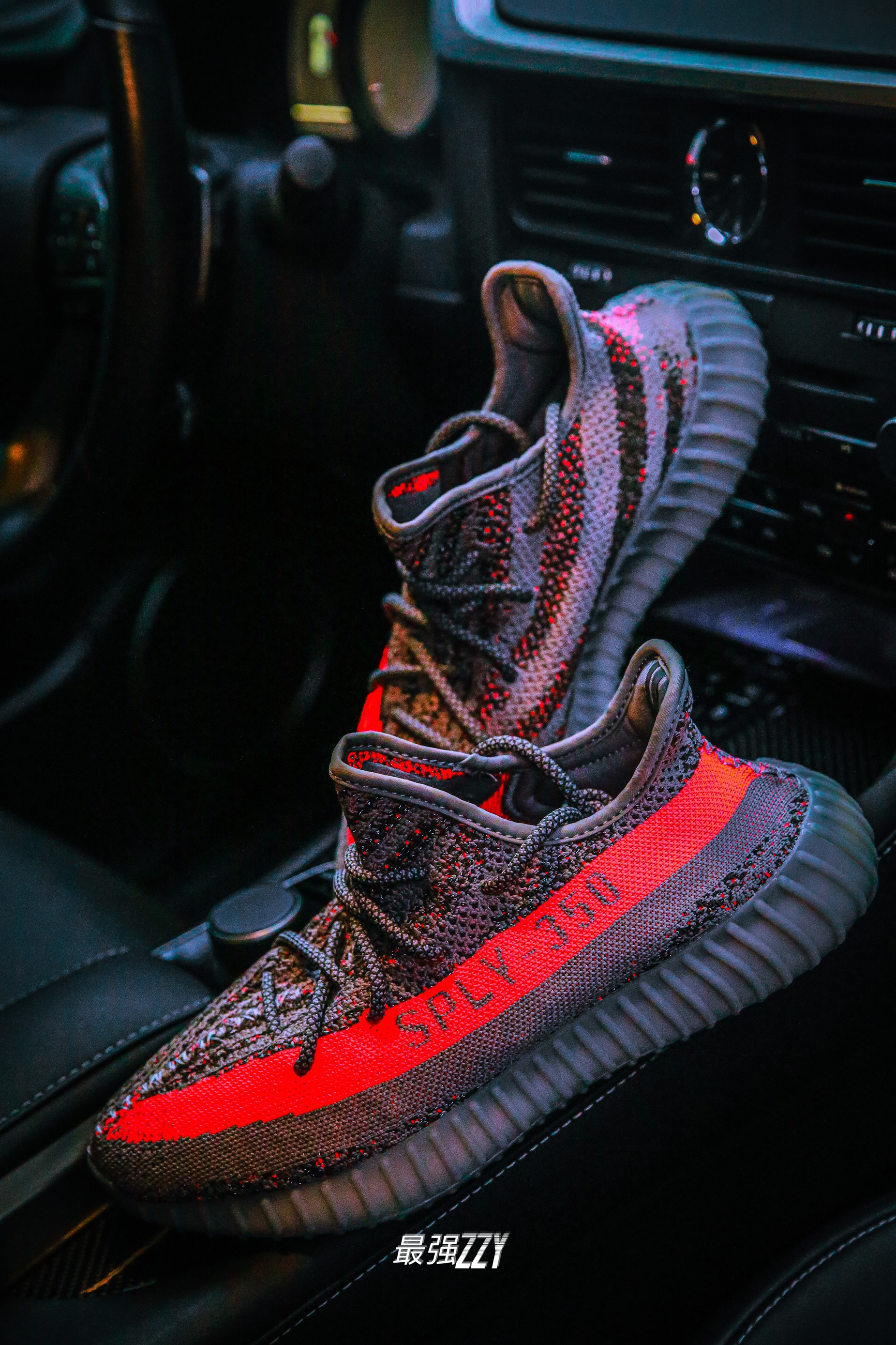 超赞的Yeezy 灰橙满天星