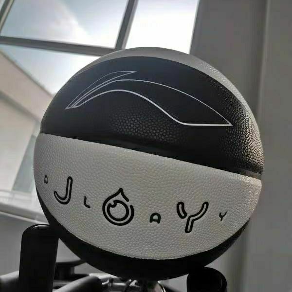 这颗球上的细节也太好看了吧    李宁Joy系列