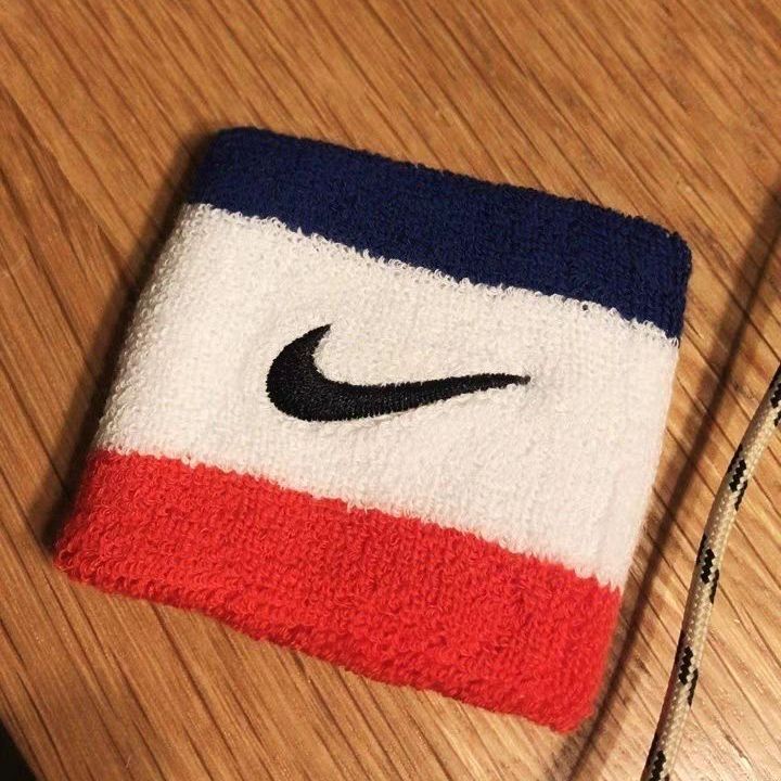 Nike 护腕