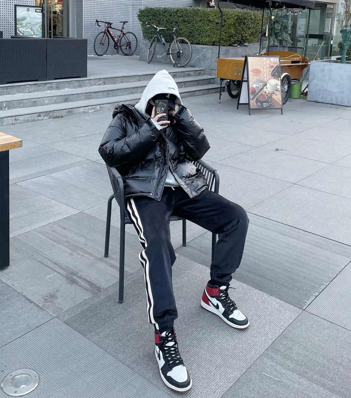 Air Jordan 1 Retro Black Toe 黑脚趾
