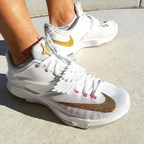 NIKE KD7 “Aunt Pearl” “乳腺癌” “天使之翼”