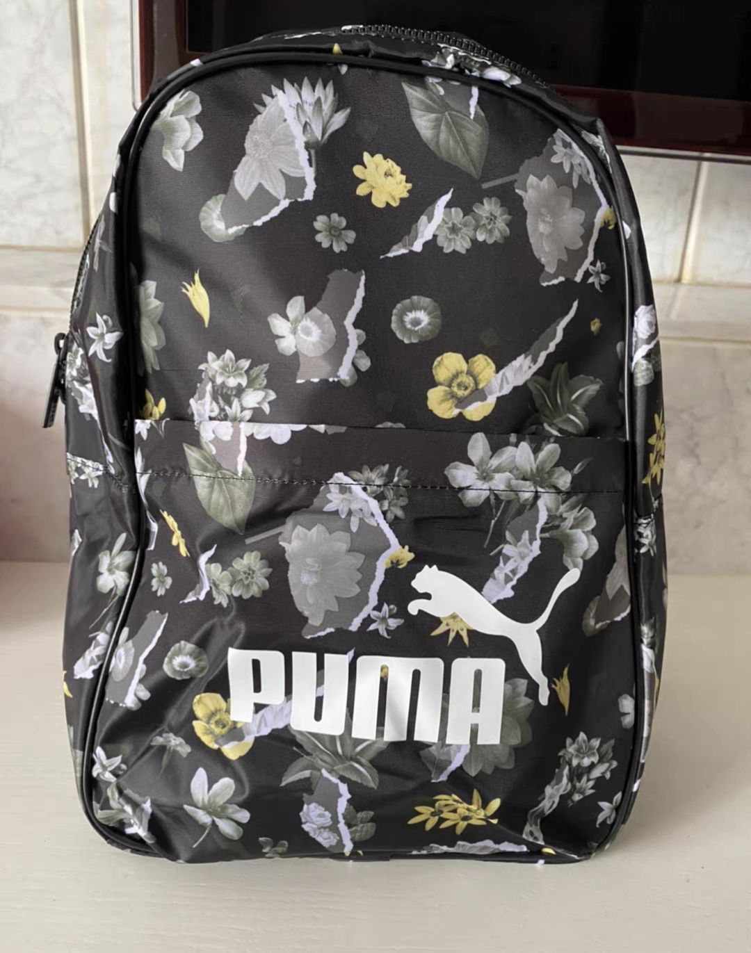 小清新的花卉Puma双肩包的种草时刻