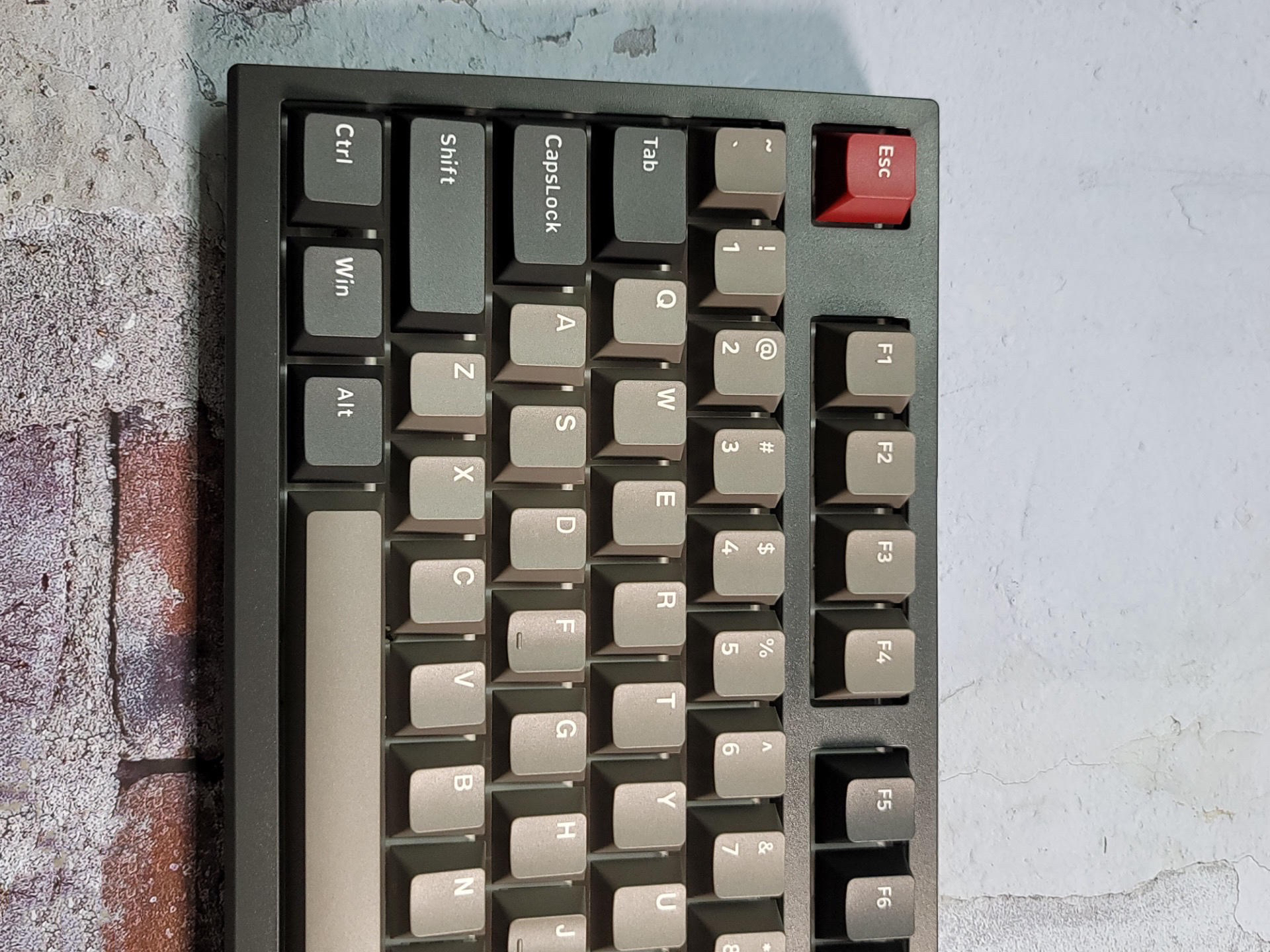 腹灵 FL980 RGB 有线机械键盘 ❤好物分享