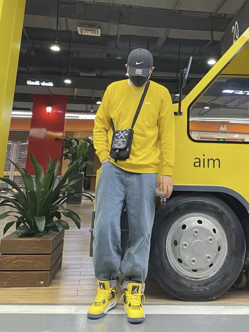 Dickies 腰果花斜挎包分享