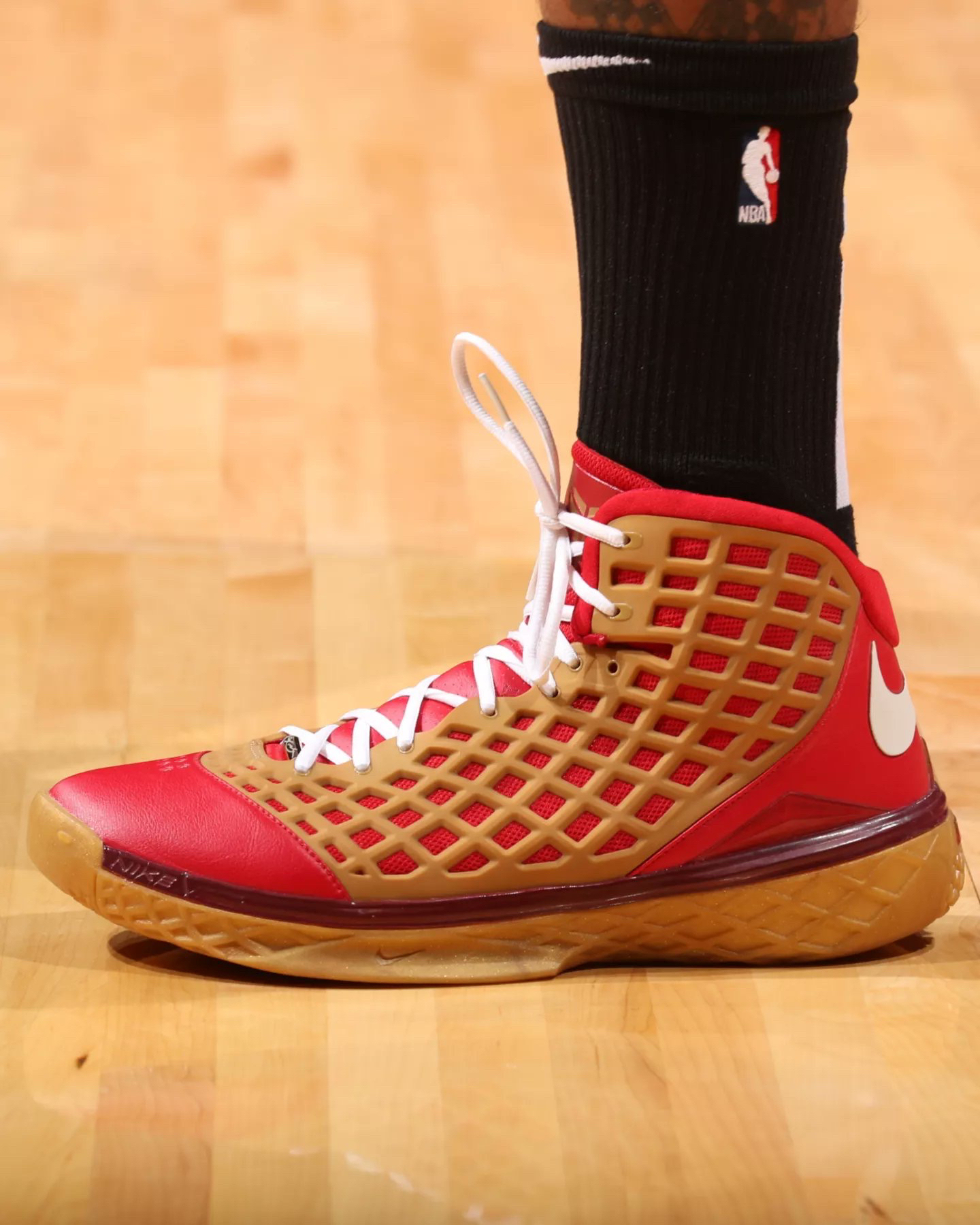 鞋王PJ·塔克上脚Kobe 3 全明星