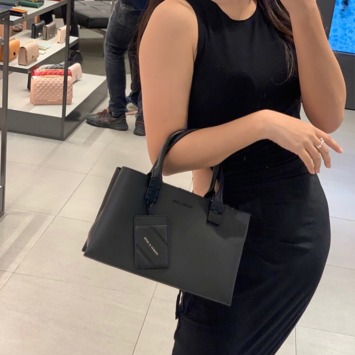 CHARLES＆KEITH 简约通勤手提包 分享