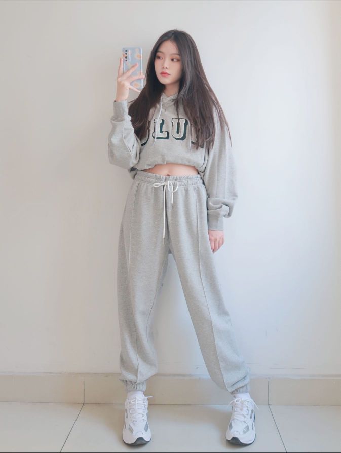 春季卫衣穿搭｜灰色系的美式辣妹