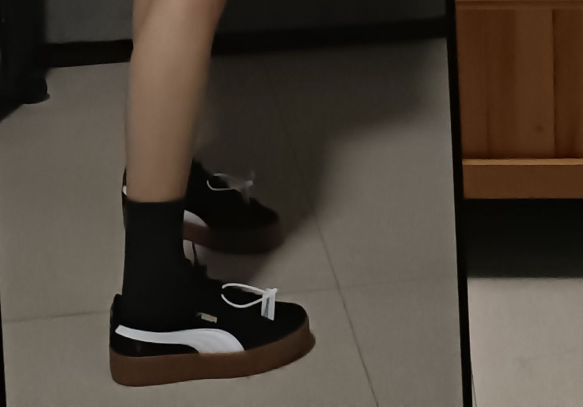 很满意 尺码看鞋长  然后很显脚小  很