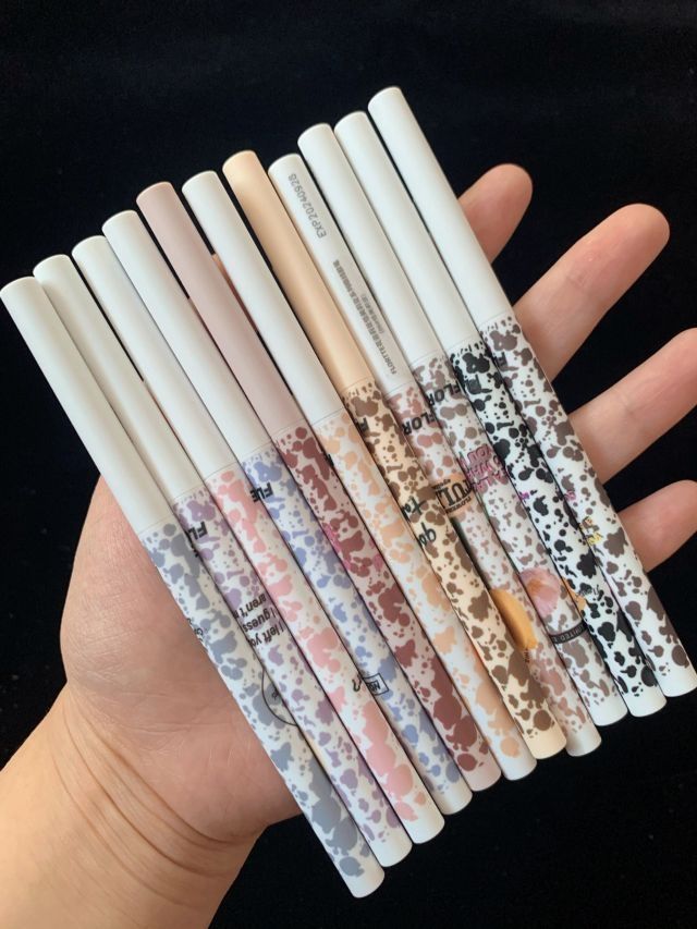 我怀疑这眼线胶笔是专门为新手姐妹准备的！