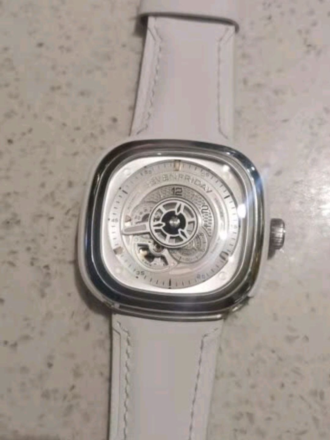 SEVENFRIDAY颜值担当P1C/01